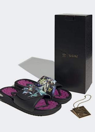 Тапки adidas reptossage hook and loop slides x yu-gi-oh!