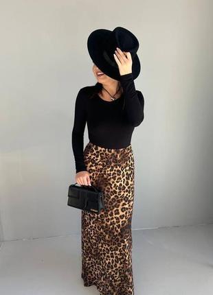Женская юбка макси с леопардовым принтом7 фото