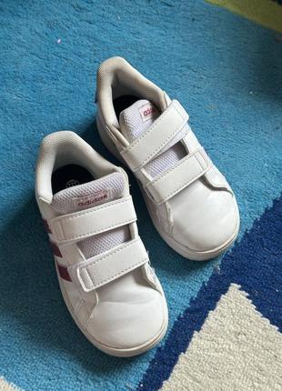 Кросівки для дівчинки adidas оригінальні, устілка 16см