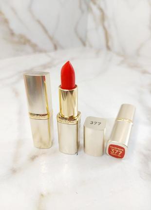 Помада l`oreal color riche № 377 perfect red / ідеальний червоний