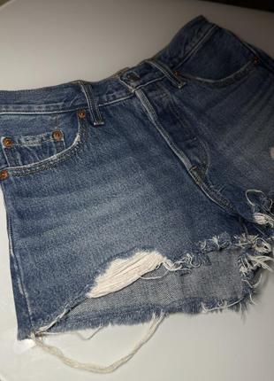 Джинсові шорти з потертостями рваностями levis джинсовые шорты левис3 фото