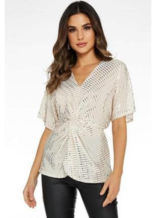 Футболка от бренда quiz.