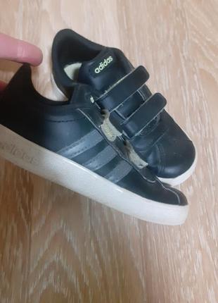 Кеди adidas,us9,5   uk9