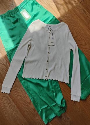 Вискоза молочная кофта на пуговицах