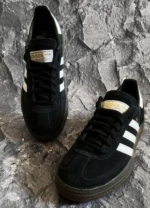 Кроссовки adidas spezial