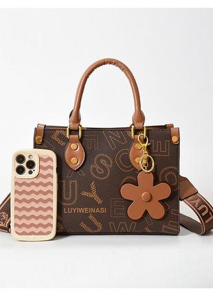 Модная женская сумка с брелком, стильная женская сумочка экокожа луи витон2 фото