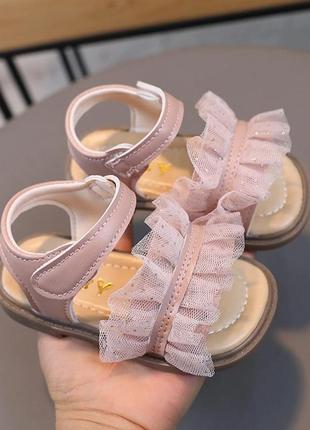 Нереально стильные босоножки для маленьких принцесс