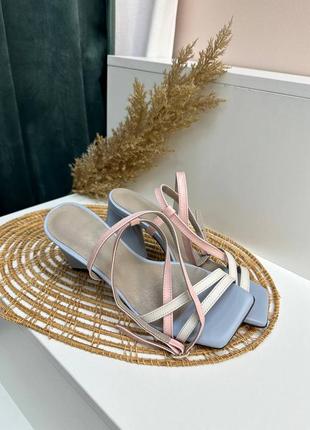 Босоніжки жіночі на підборах7 фото