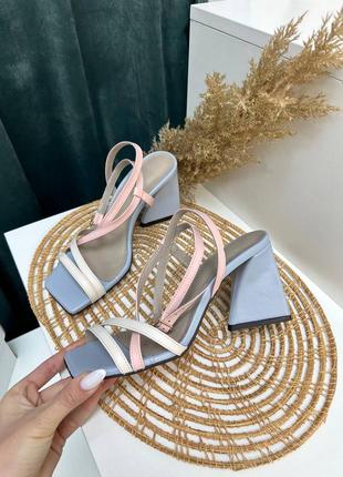 Босоніжки жіночі на підборах6 фото