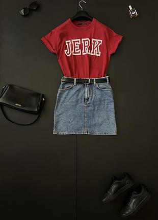 Футболка бордо,atmosphere,з написом jerk