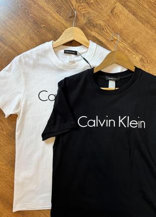 Новая черная футболка calvin klein