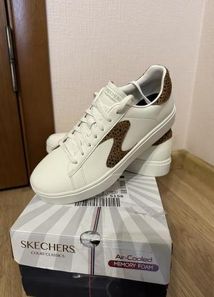 Женские кроссовки skechers