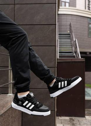 Чоловічі чорні кросівки adidas forum low black white3 фото