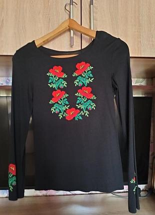 Вишиванка жіноча