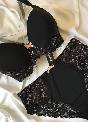 Комплект женского нижнего белья. женское нижнее бельё. комплекты.