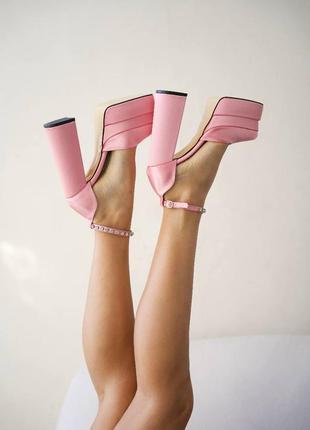 Розовые атласные туфли bratz, розовые атласные туфли на массивные и подошве и каблуке
