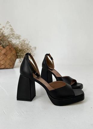 Женские кожаные босоножки, черные на каблуке, на квадратном каблуке из натуральной премиум кожи.3 фото