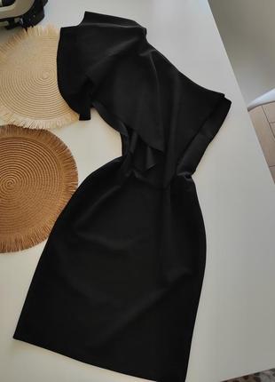 Сукня на одне плече з воланом чорна сукня з воланом на одне плече чорна сукня по фігурі сукня boohoo