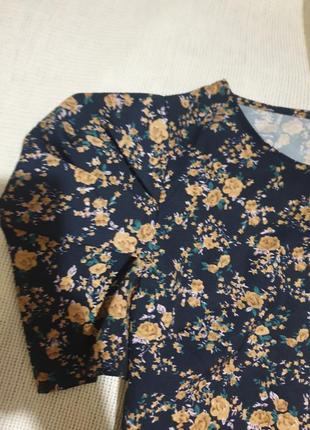 Красива блузочка з широкими плечами і пишними рукавами4 фото