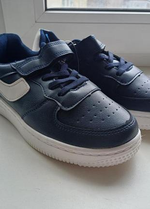 Новые кеды-кроссовки на мальчика