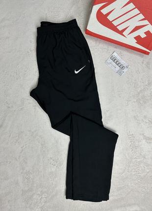 Чоловічі нейлонові спортивні штани nike dri-fit