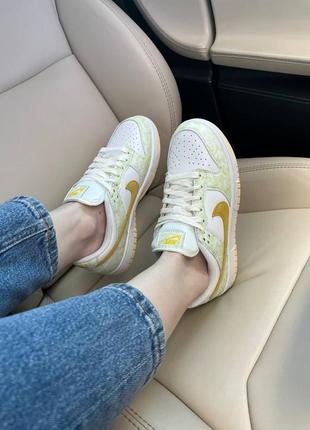 Женские кроссовки nike dunk yellow strike