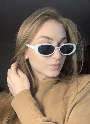 Овальні сонцезахисні окуляри