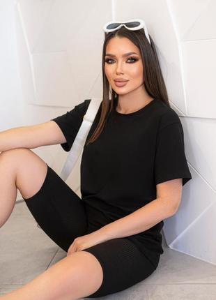 Женская базовая футболка однотонная