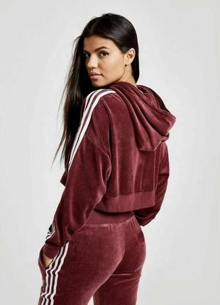 Укороченное велюровое худи3 фото