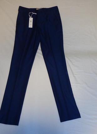 Фирменные синие классические брюки, размер 13 лет , рост 158 см.