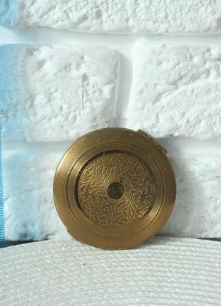 Винтажная летняя пудреница. англия kigu