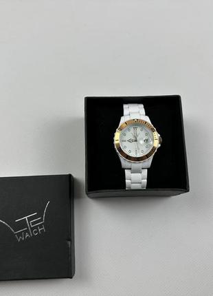 Новий годиник unisex ltd adult analogue white plastic strap watch