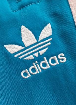 Классирующие спортивные штаны adidas оригиналы с лампасами