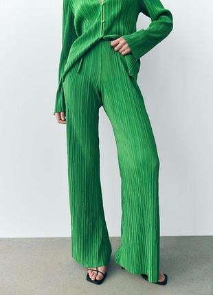 Зеленые плесерированные брюки атласные брюки плиссе zara брюки свободного кроя палаццо
