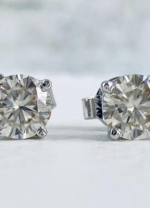 Сережки пуссети з муассанитами загальна вага 2.02 кар.