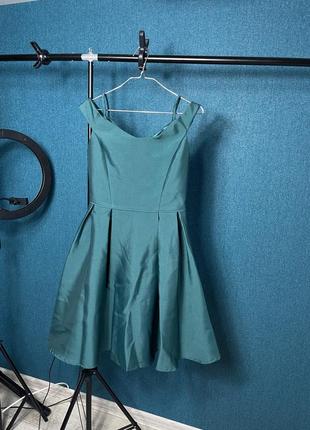 Зелене вечірнє нарядне плаття