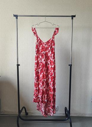 Платье с красно белым цветочным принтом 100% вискоза dorothy perkins