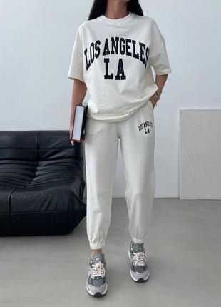 Жіночий спортивний костюм оверсайз la los angeles стильний трендовий комплект футболка і штани вільного крою