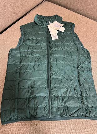 Пуховий жилет uniqlo