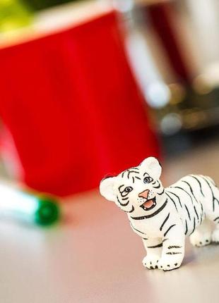 Фигурка safari ltd белый бенгальский тигренок, "дикие животные", 7,5*2,41*5 см, 295029