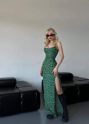 Неймовірна сукня жатка довга максі з розрізом по фігурі на тонких бретельках з декольте з тваринним леопардовим принтом
