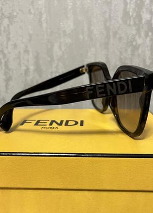 Сонцезахисні окуляри fendi women's multi fe40007i eyewear sunglasses made in italy5 фото