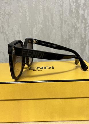 Сонцезахисні окуляри fendi women's multi fe40007i eyewear sunglasses made in italy4 фото