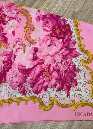 Шелковый платок escada в цветочный принт шов роуль