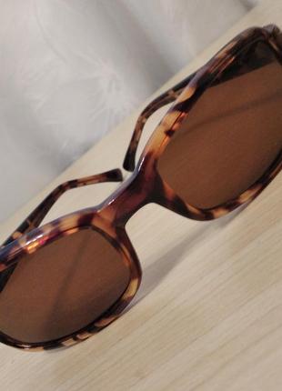Стильные солнцезащитные очки орифлейм