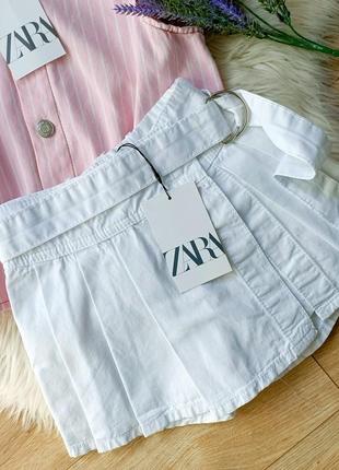 Белая юбочка шорты в складку из zara 7 лет (122 см)