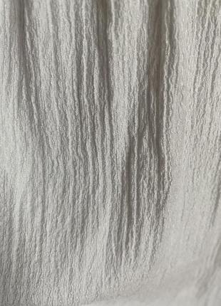 Нарядное вечернее белоснежное платье из структурированной ткани2 фото