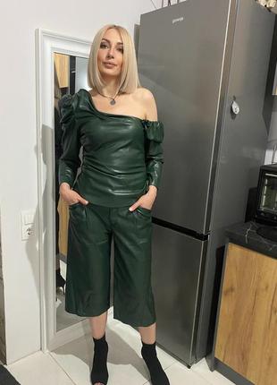 Костюм «zara» очень красивая кофта и кюлоты, размер м(38)