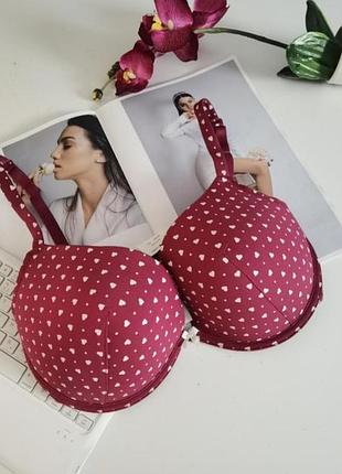 Брендовый бюстгальтер размера 80dd