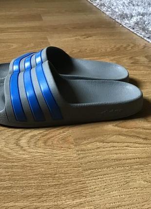 Шльопки adidas 34р. ст. 22 см.оригінал.